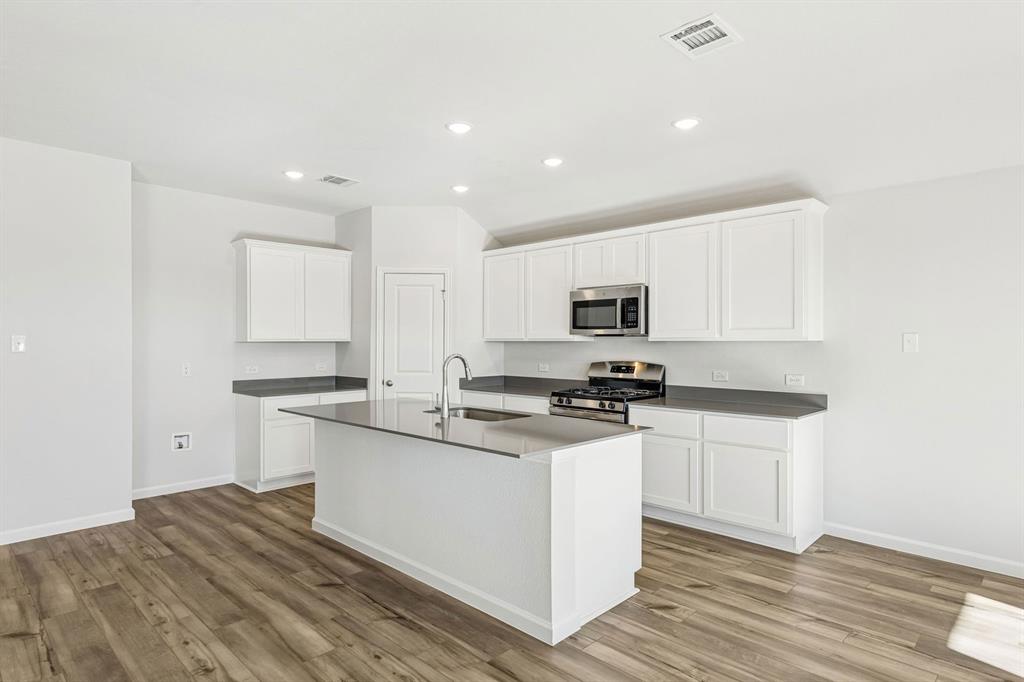 3711 Brewster Property Photo 4