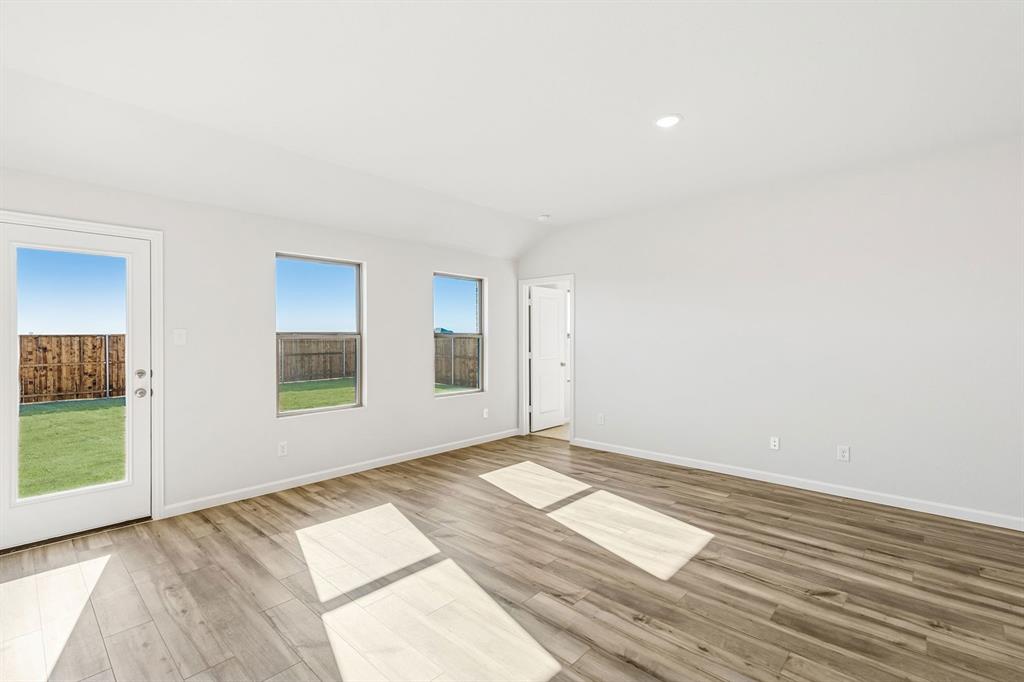 3711 Brewster Property Photo 8