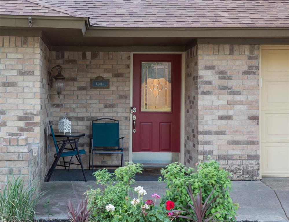 1321 Brookfield Lane Property Photo 2