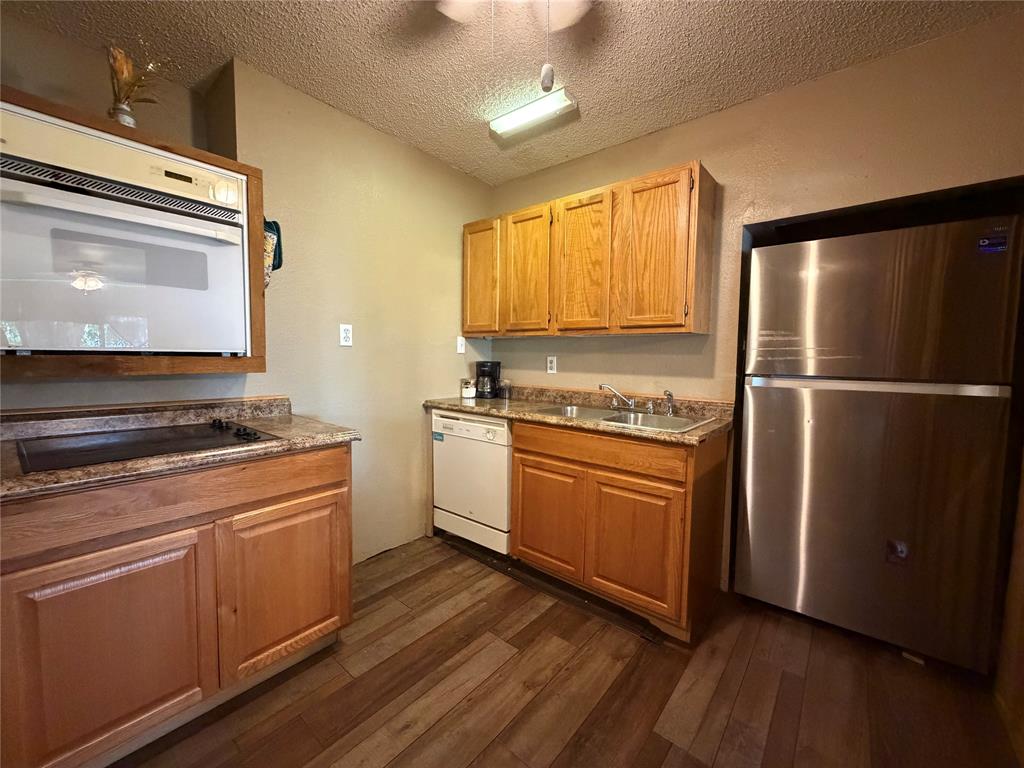 103 Lake Bridge Lane Property Photo 16