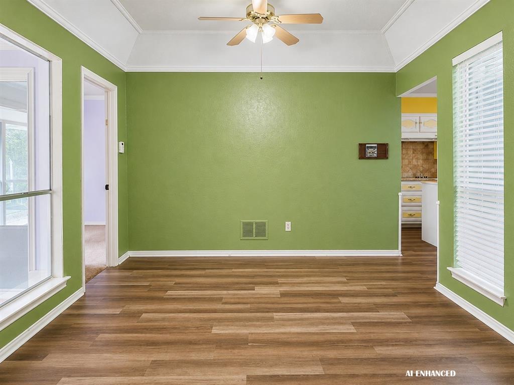 604 S Briarcrest Drive Property Photo 5