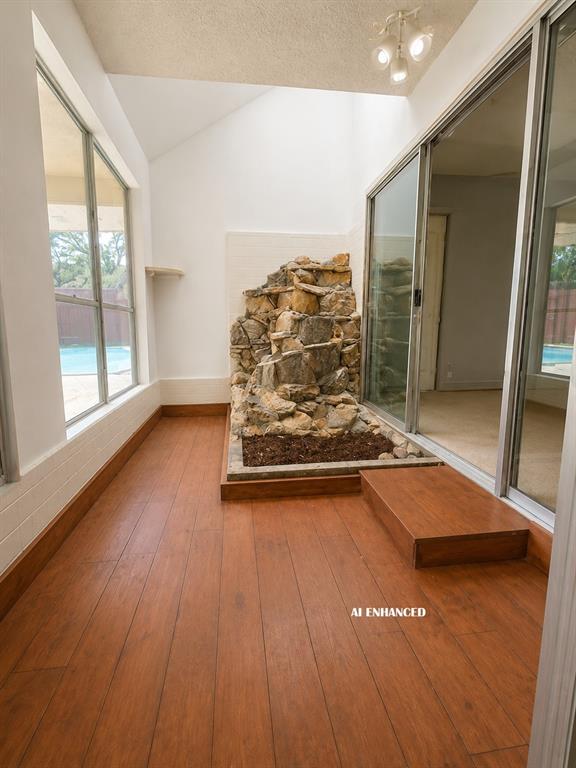 604 S Briarcrest Drive Property Photo 18