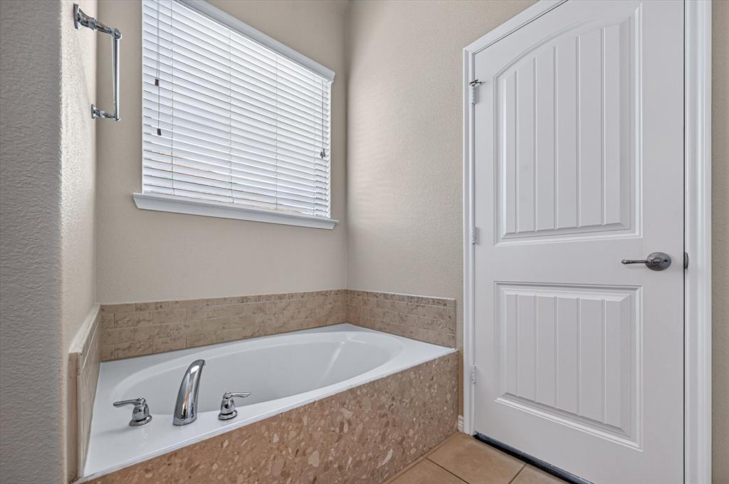 1403 Dhaka Drive Property Photo 20