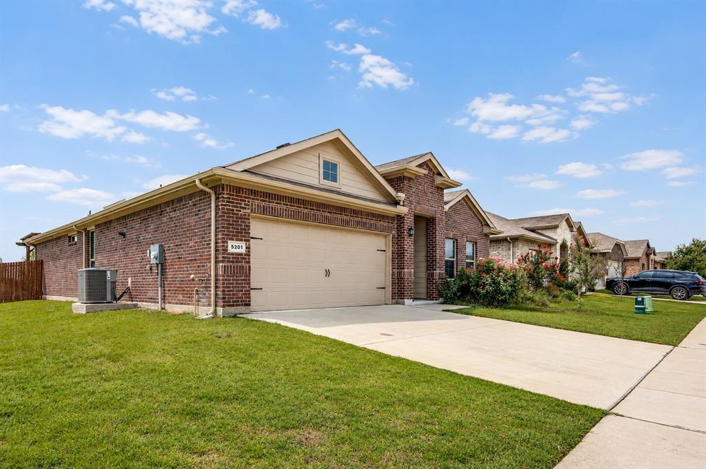 5201 Blue Night Drive Property Photo 2