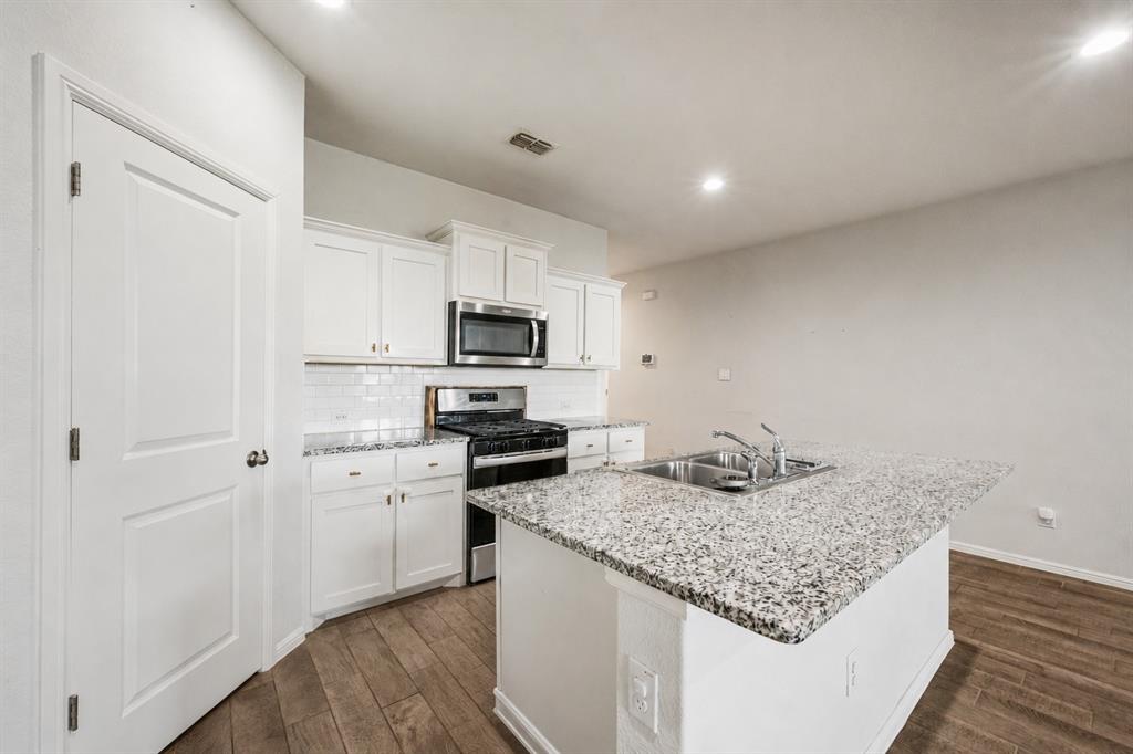 5201 Blue Night Drive Property Photo 9