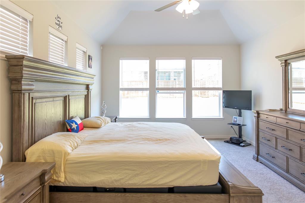 1217 Rosebay Drive Property Photo 10