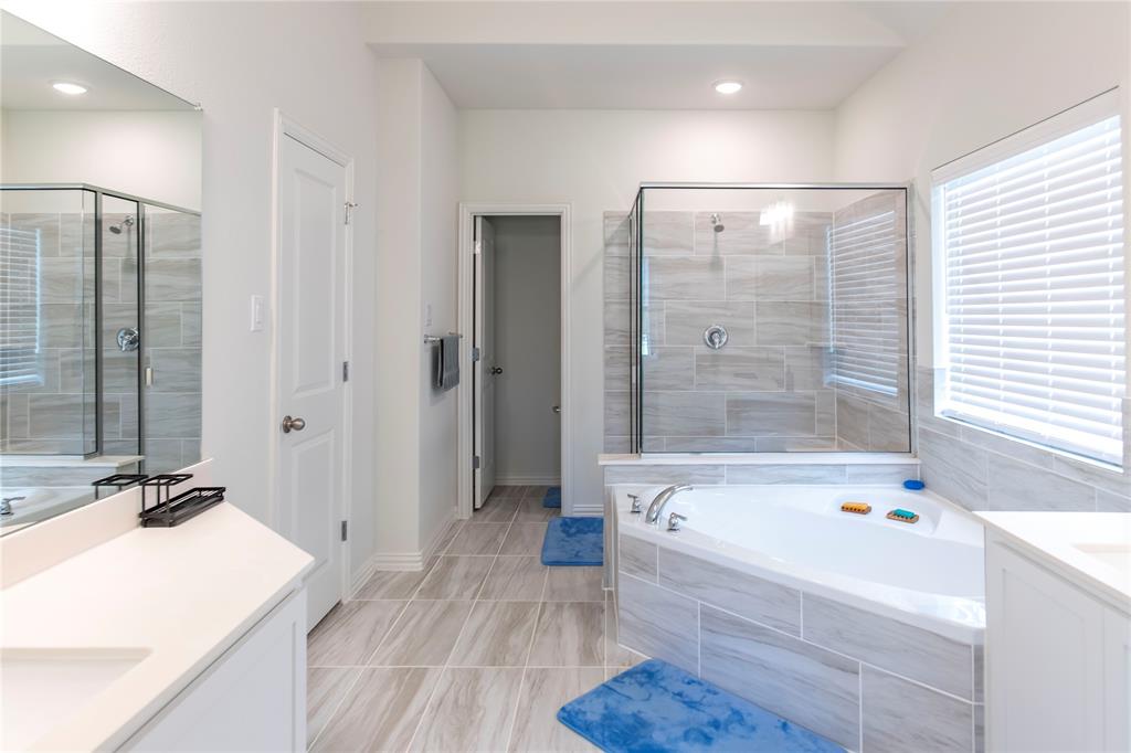 1217 Rosebay Drive Property Photo 11