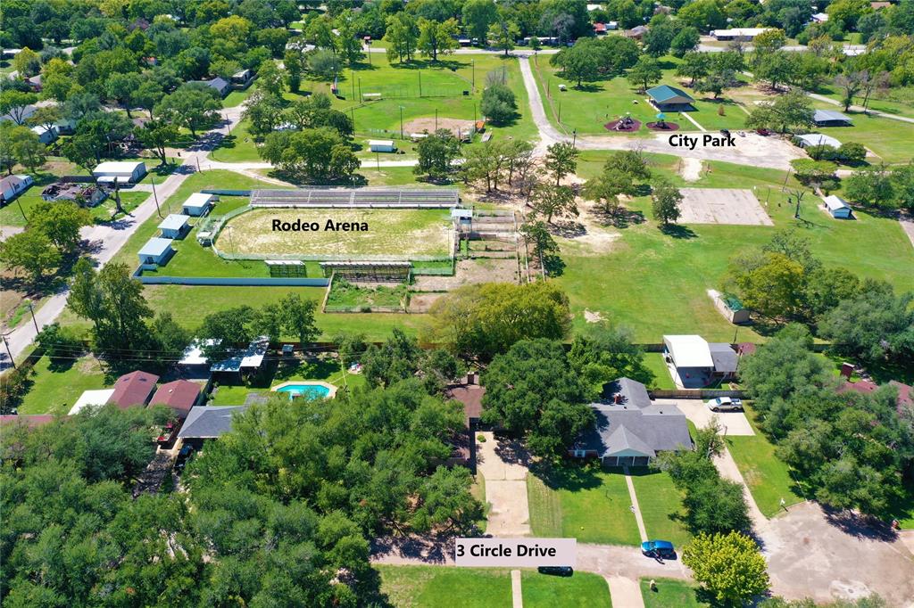 3 Circle Drive Property Photo 3