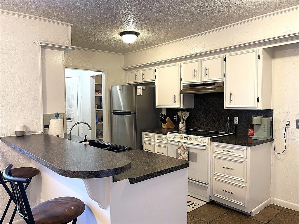 3 Circle Drive Property Photo 7