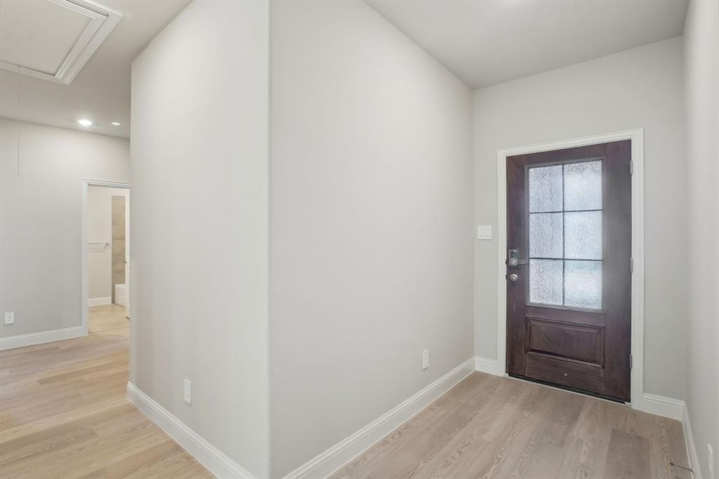 4011 Benbrook Drive Property Photo 7