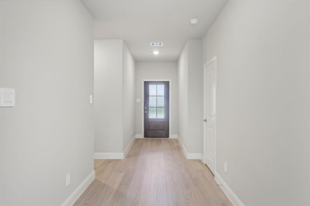 4011 Benbrook Drive Property Photo 8