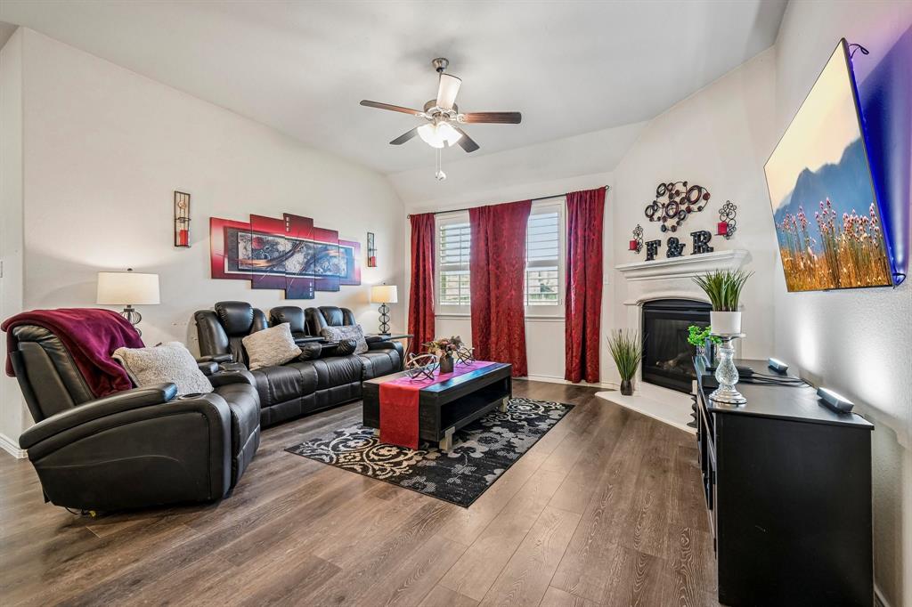 400 Penn Street Property Photo 8