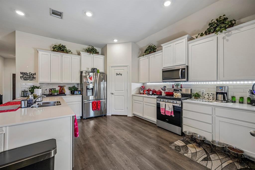 400 Penn Street Property Photo 11