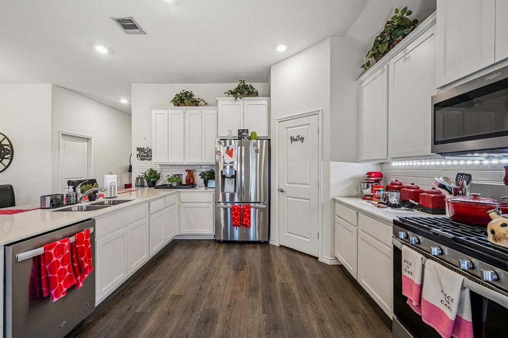400 Penn Street Property Photo 12