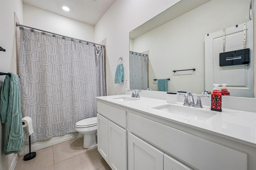 400 Penn Street Property Photo 15