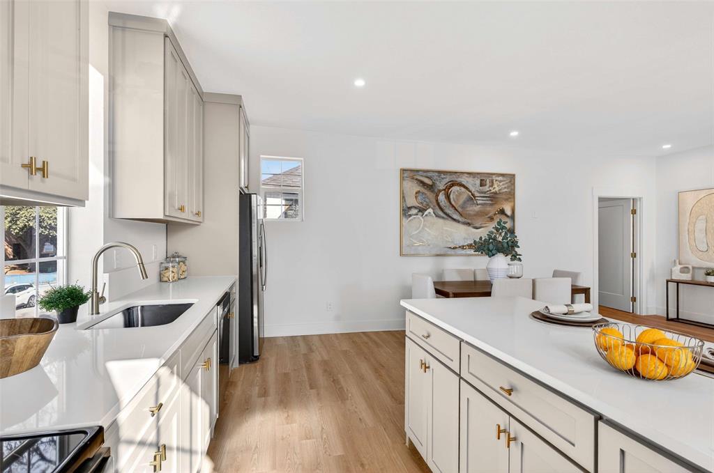 435 W 9th Street Property Photo 7
