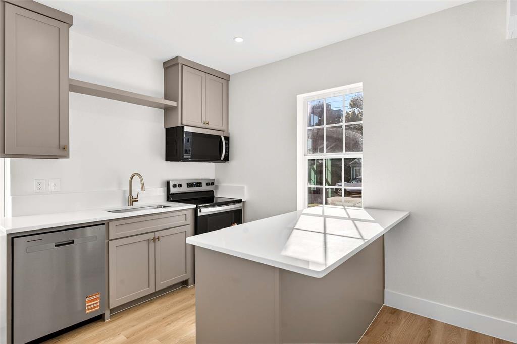 435 W 9th Street Property Photo 16