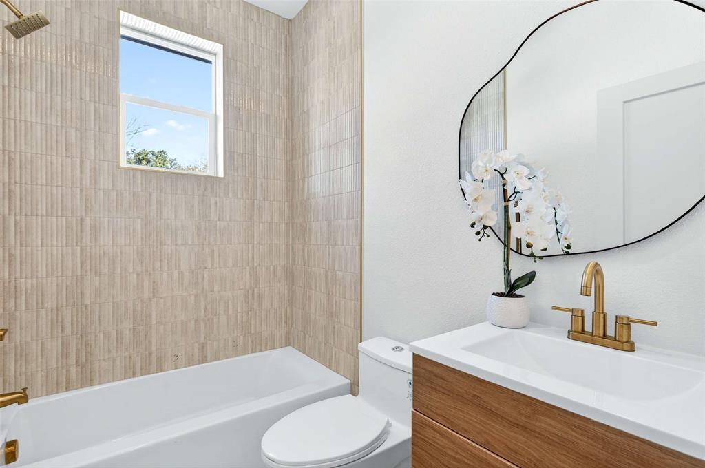 435 W 9th Street Property Photo 19