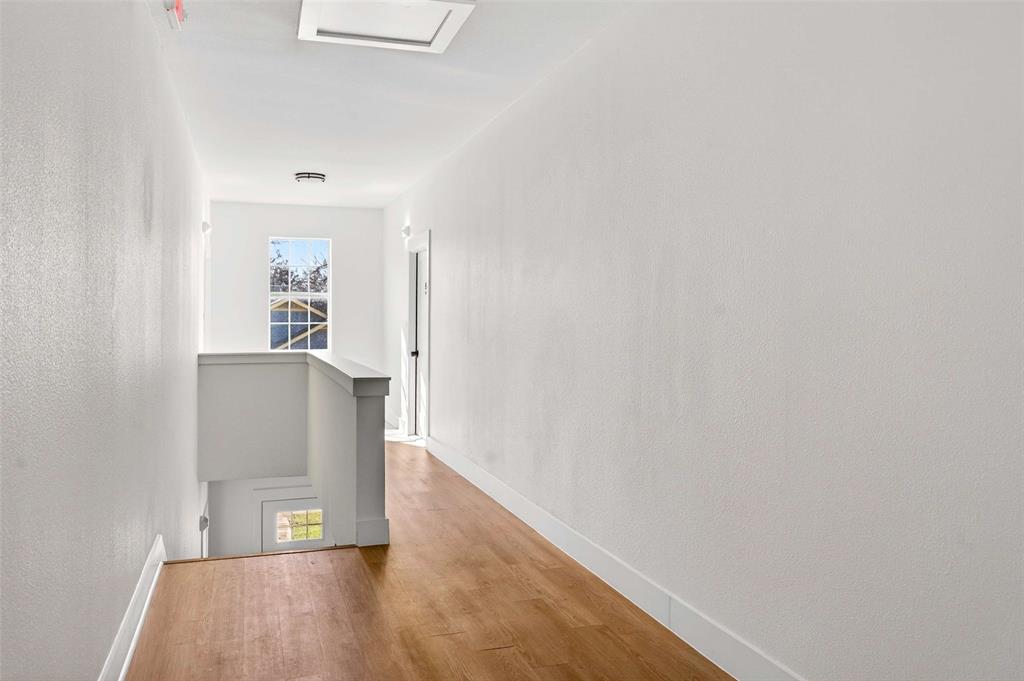 435 W 9th Street Property Photo 20