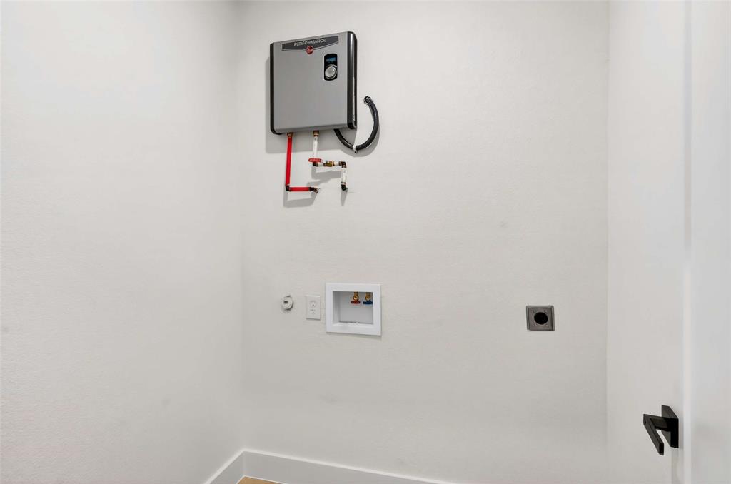 435 W 9th Street Property Photo 21