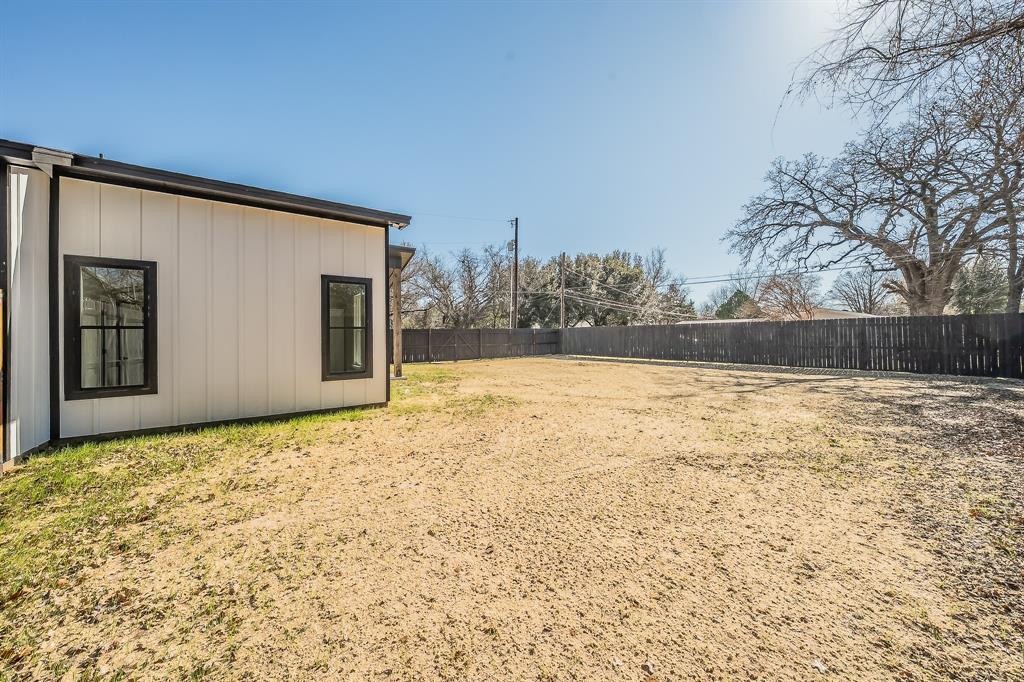 112 Stevens Street Property Photo 39