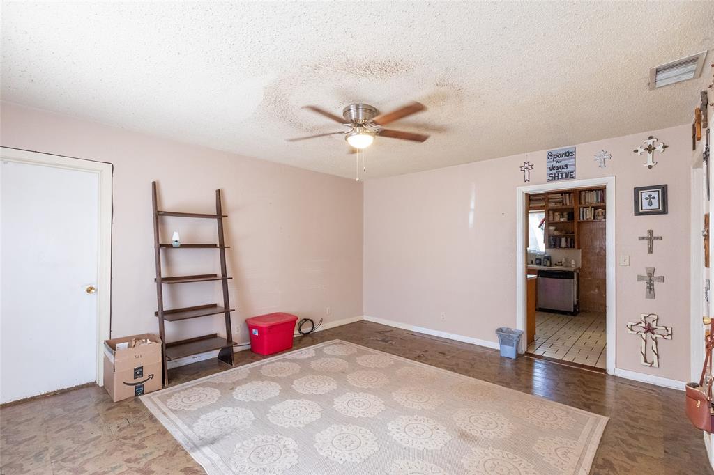 1407 Herring Property Photo 3