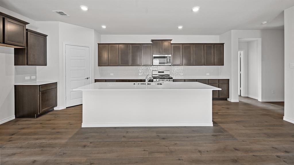 2016 Hearn Drive Property Photo 5