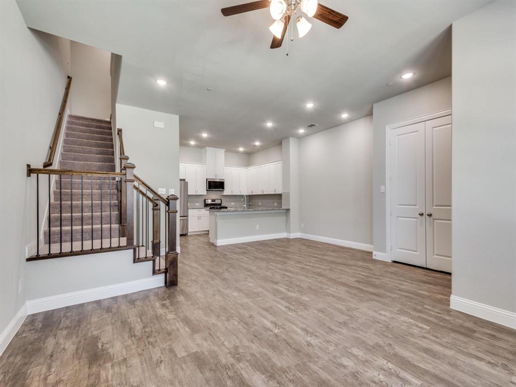 1560 Windermere Way Property Photo 4