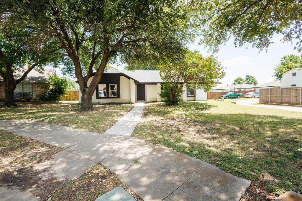 2437 Trenton Circle Property Photo 1
