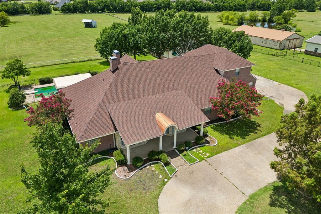 2176 English Road Property Photo 3