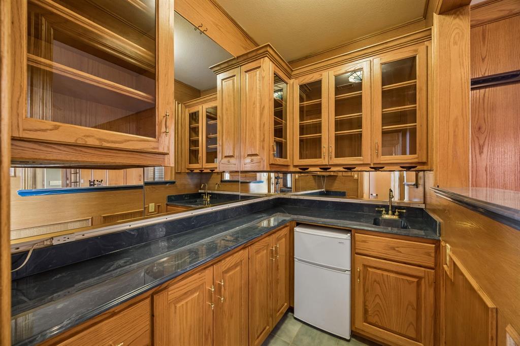 2176 English Road Property Photo 13