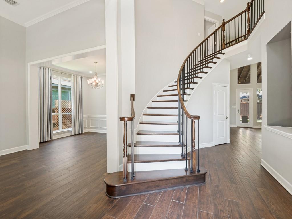 8520 Shady Shore Drive Property Photo 3