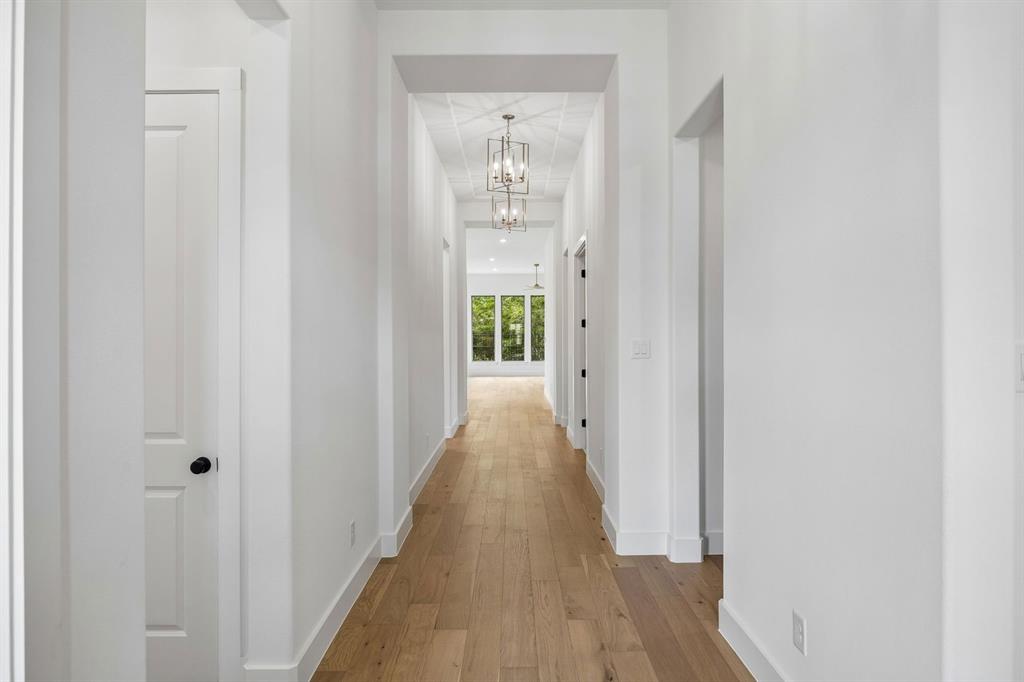 1904 Forest Park Way Property Photo 2