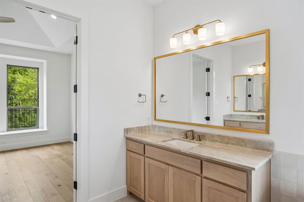 1904 Forest Park Way Property Photo 22