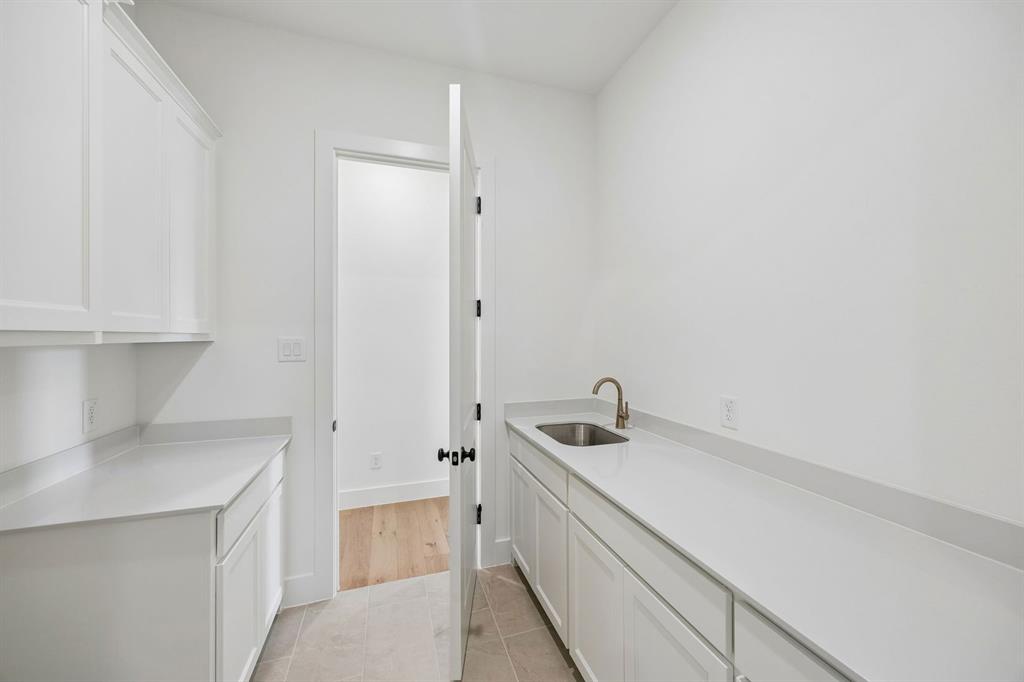 1904 Forest Park Way Property Photo 26