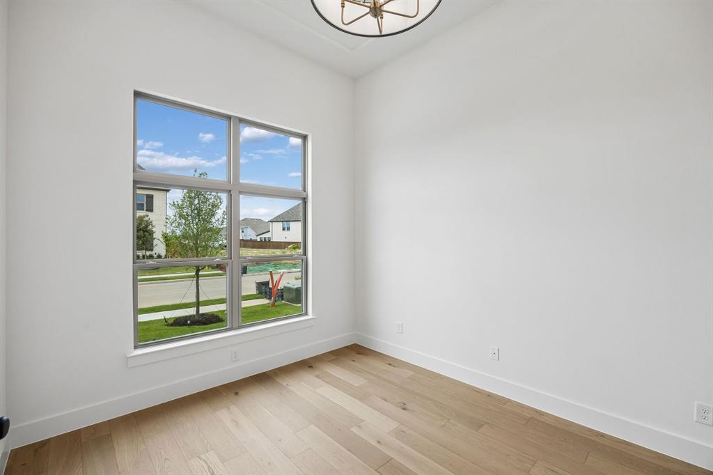 1904 Forest Park Way Property Photo 27