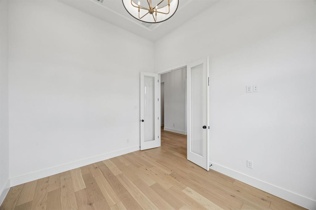 1904 Forest Park Way Property Photo 28