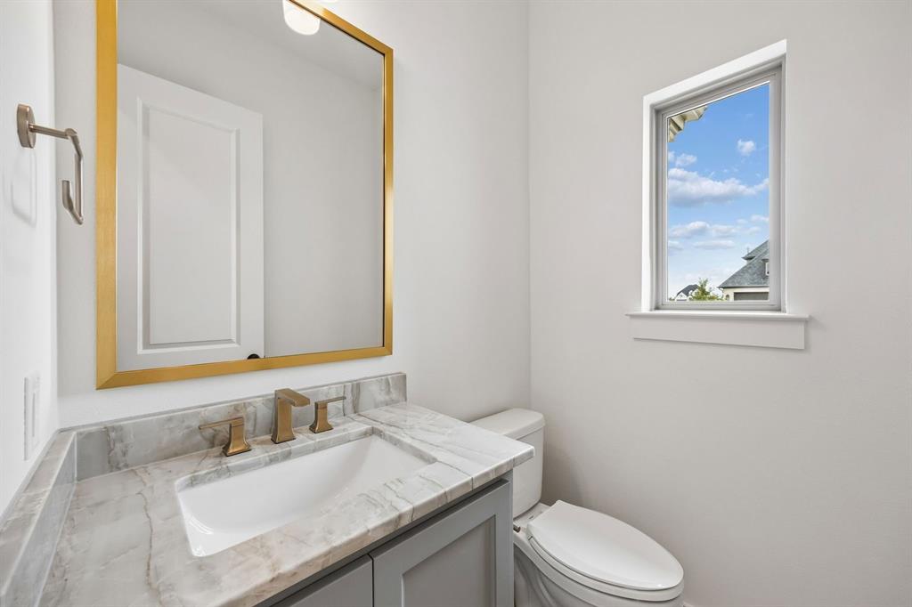 1904 Forest Park Way Property Photo 29