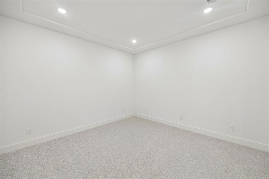 1904 Forest Park Way Property Photo 32