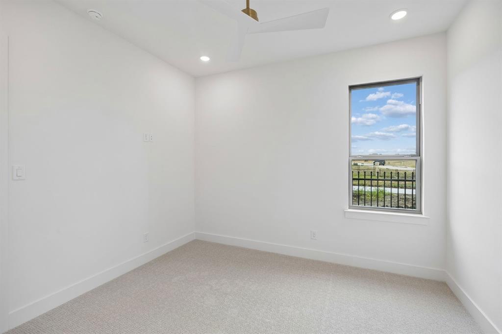 1904 Forest Park Way Property Photo 36