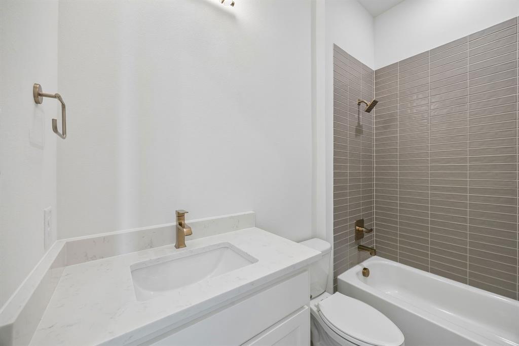 1904 Forest Park Way Property Photo 37
