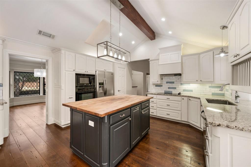 2 Lake Forest Drive Property Photo 5