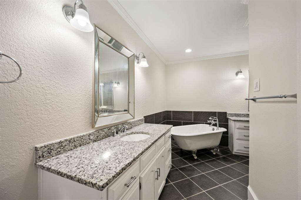 2 Lake Forest Drive Property Photo 20