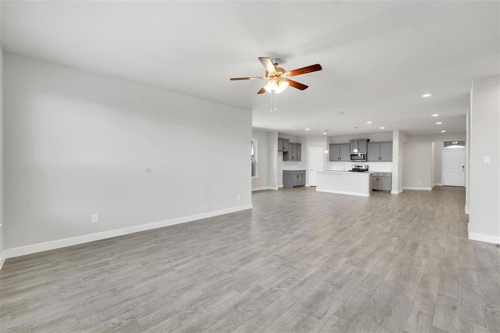 1012 Southwark Drive Property Photo 11