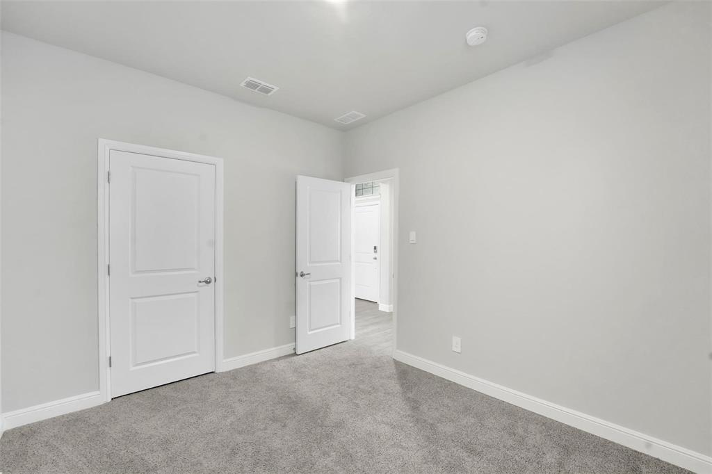 1012 Southwark Drive Property Photo 14