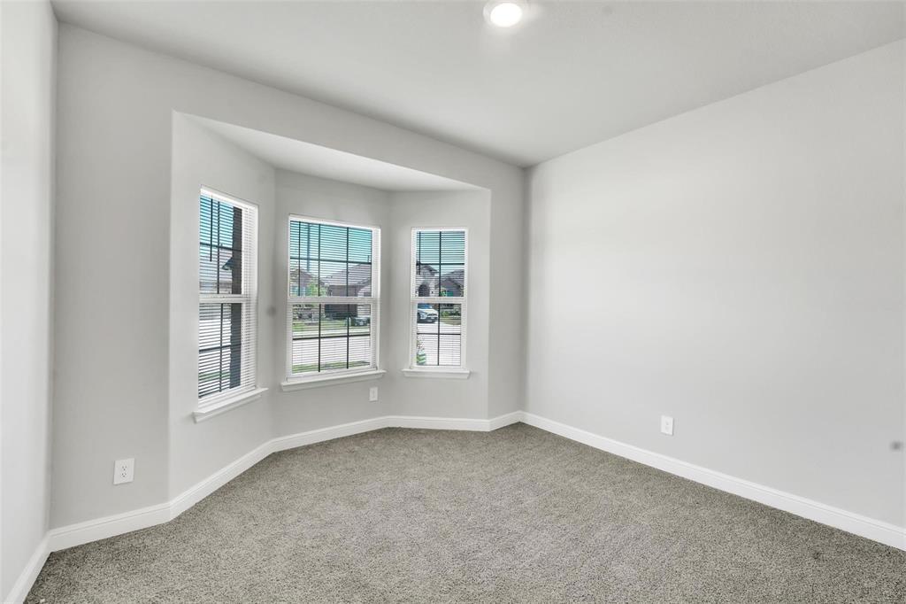 1012 Southwark Drive Property Photo 20