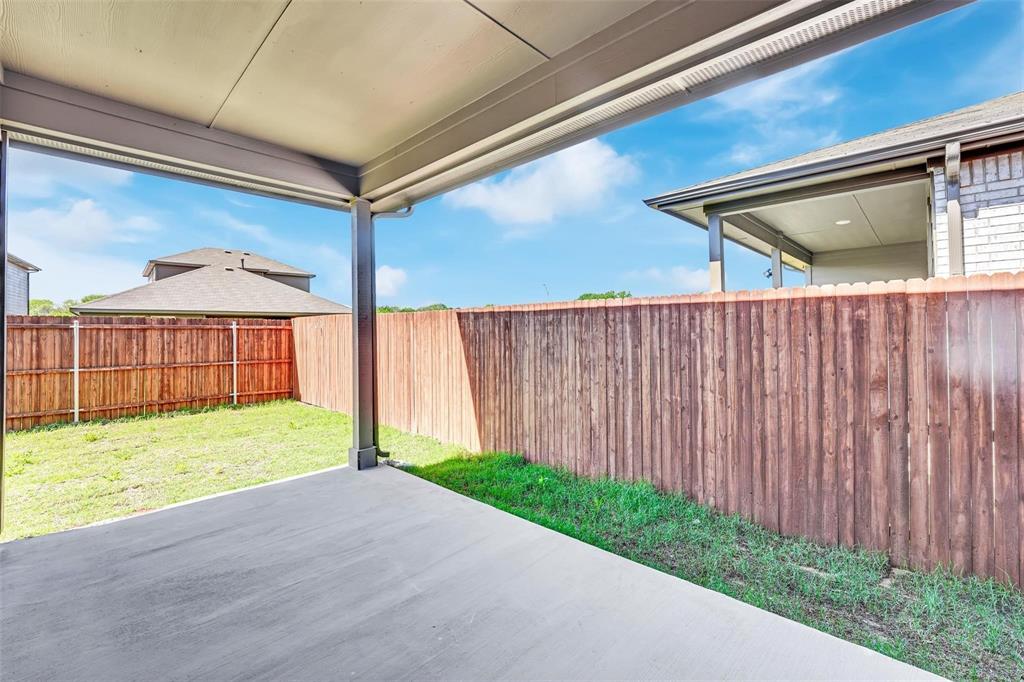1012 Southwark Drive Property Photo 23