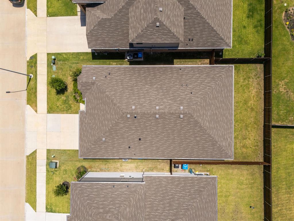 1012 Southwark Drive Property Photo 31