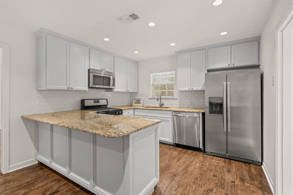 2725 Wayside Avenue Property Photo 1