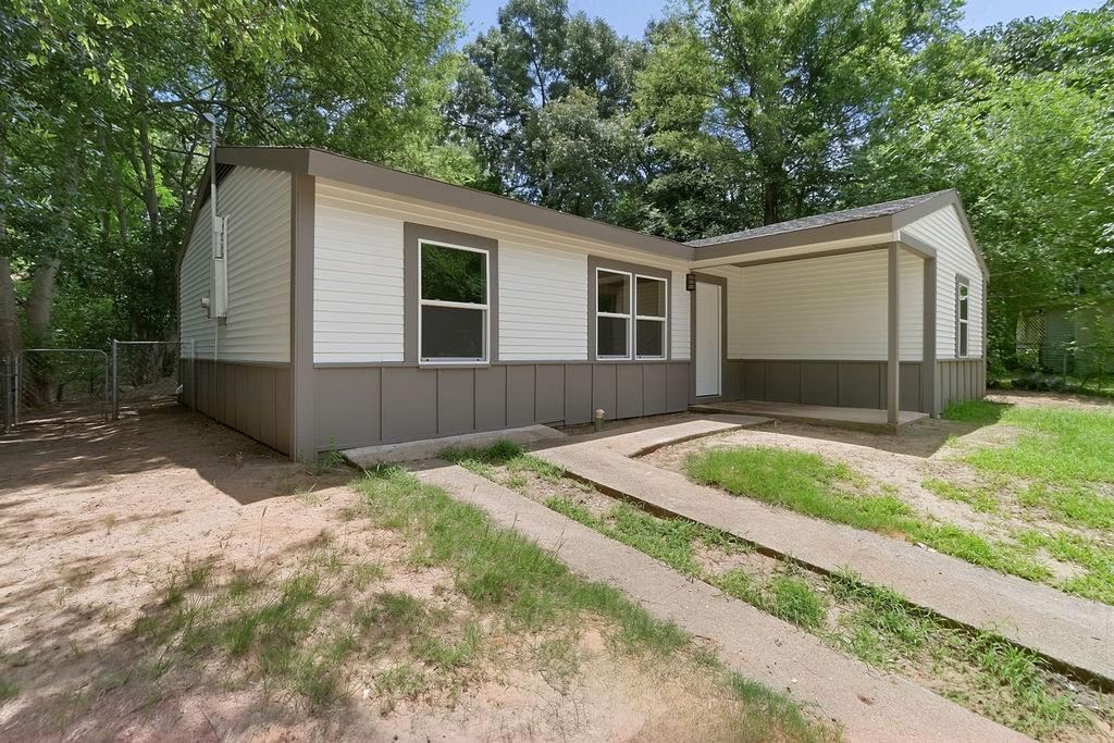 444 Bowie Property Photo 2